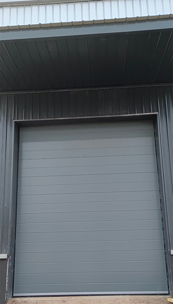 青松路街道车库门