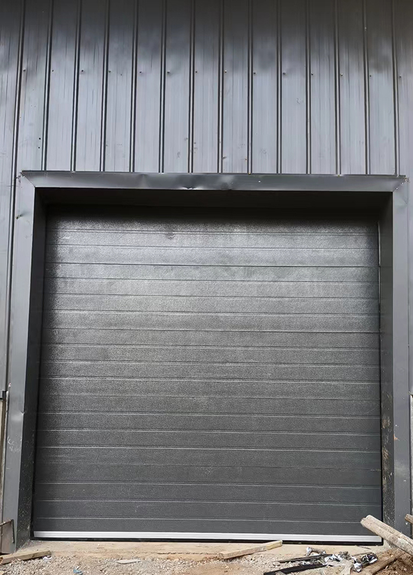 青松路街道车库门