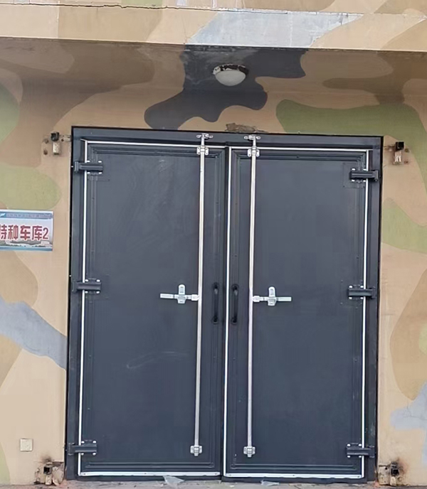 青松路街道工业平开门