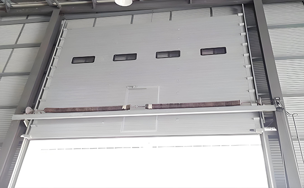 青松路街道工业滑升门