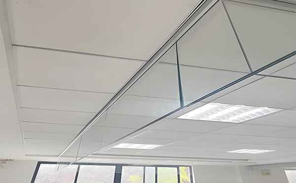 青松路街道玻璃挡烟垂壁