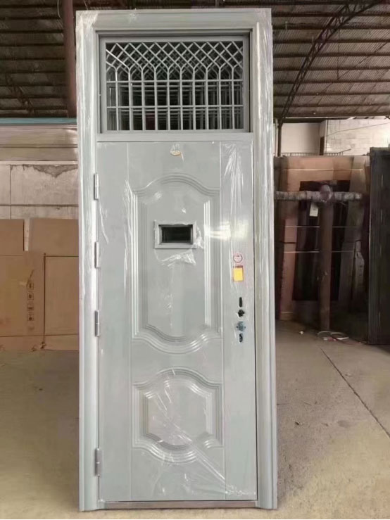 青松路街道学校教室门