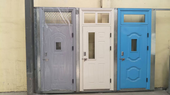 青松路街道学校教室门