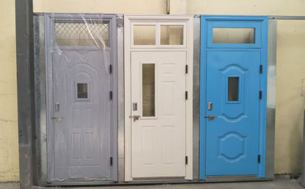 青松路街道学校教室门