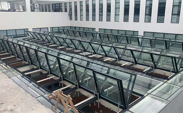 百安科技有限公司近期青松路街道排烟窗项目案例分享