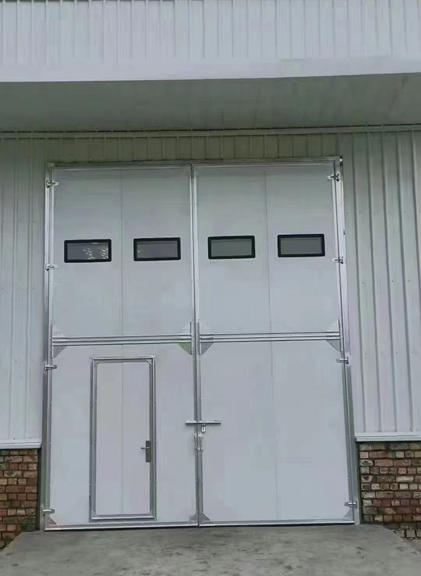 青松路街道工业门在设备装配车间出入口的实施记录