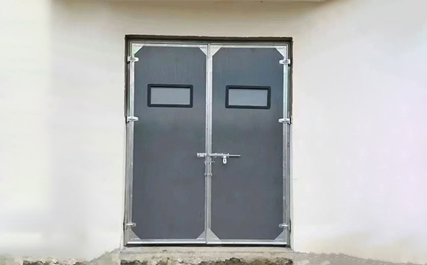 青松路街道工业门在高温作业区域的运行表现